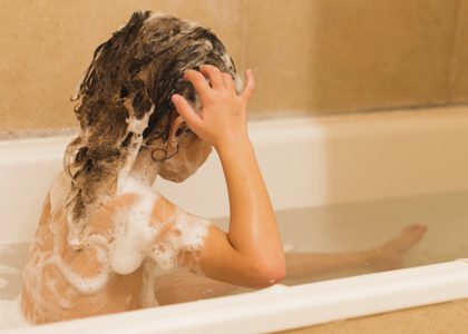 Educando a los niños a bañarse solos